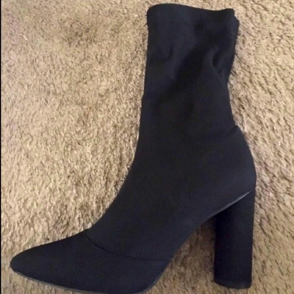 🔥 EGO BLACK KNIT LEG-HUGGING BOOT🔥